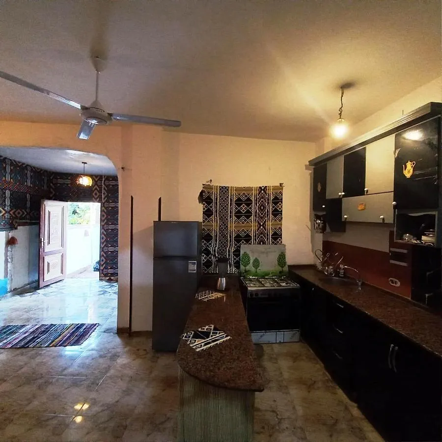 Julia Flats Apartman Luxor