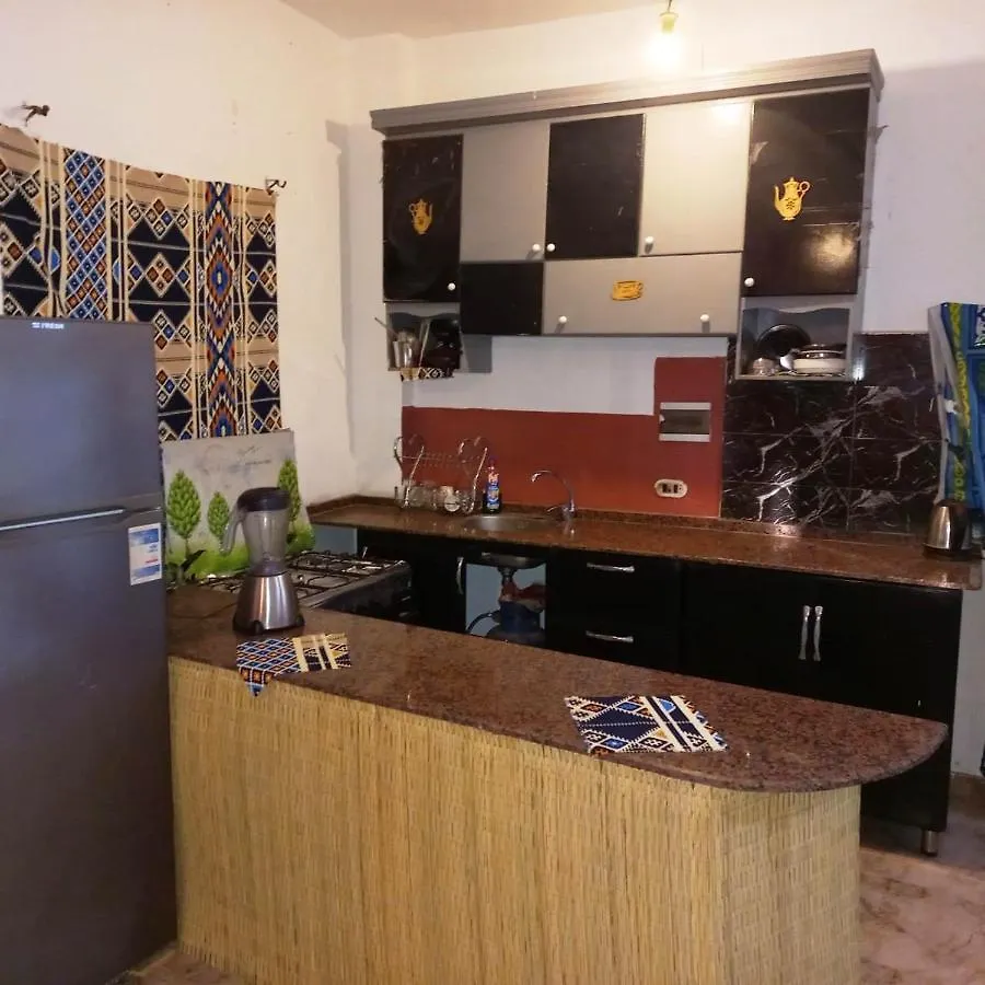 Julia Flats Apartman Luxor
