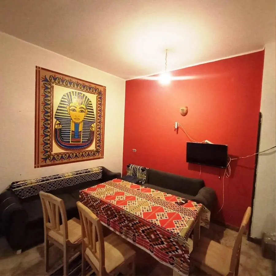 Julia Flats Apartman Luxor
