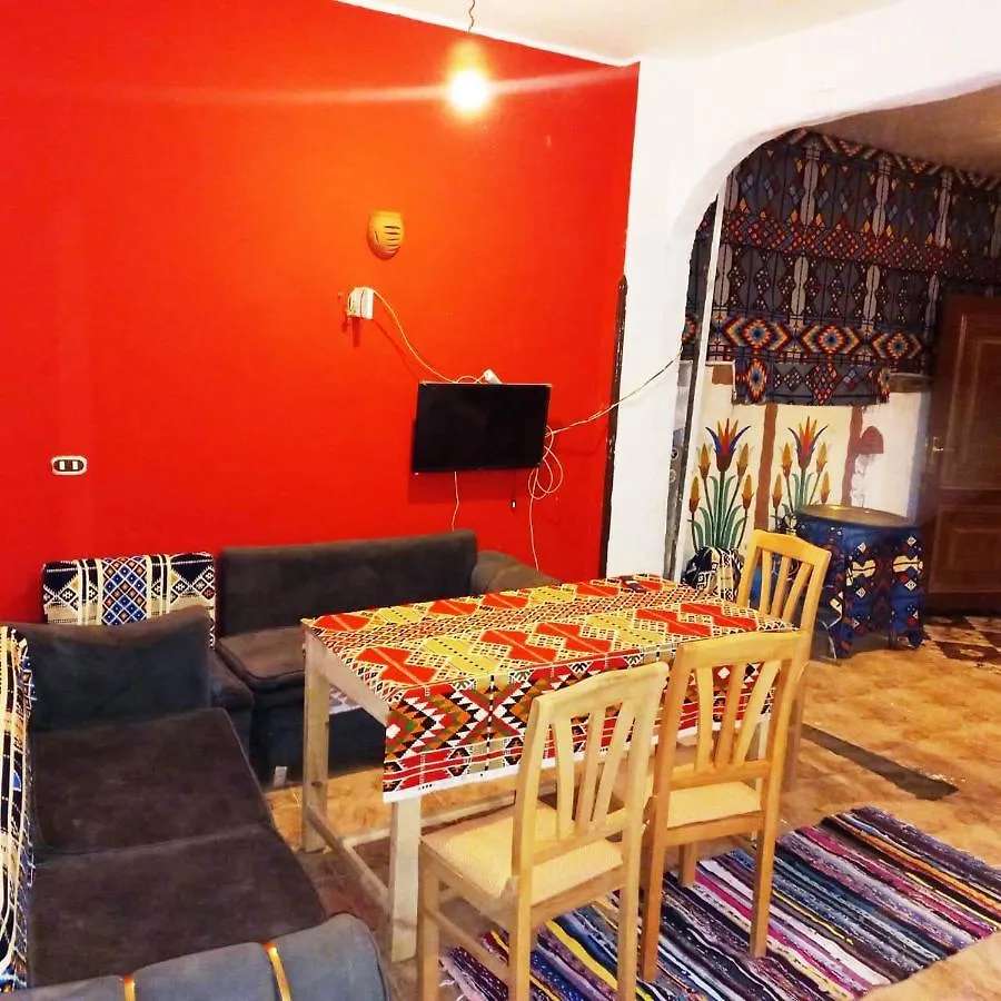 Julia Flats Apartman Luxor