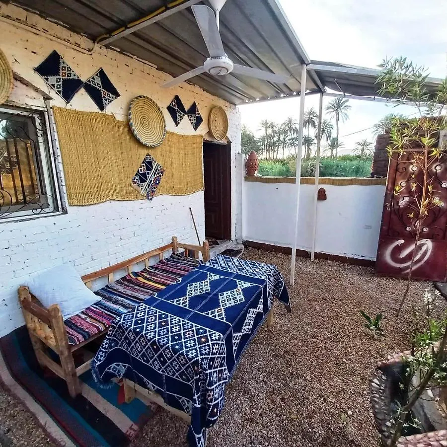 Julia Flats Apartman Luxor